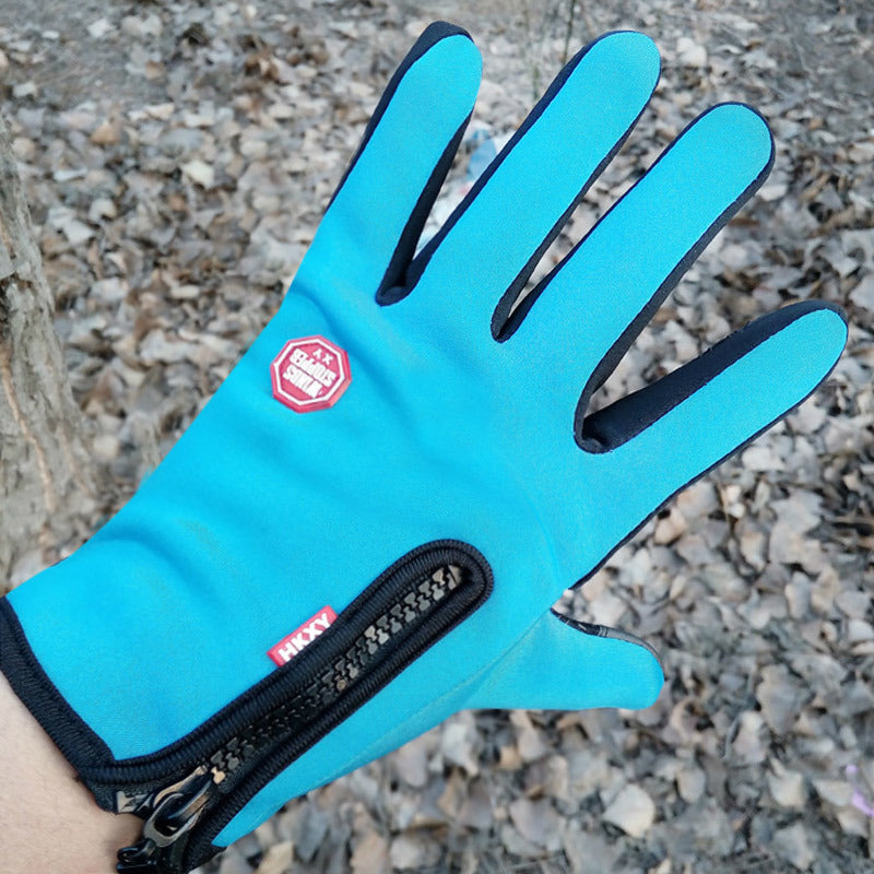 Ski gloves with touchscreen functionality